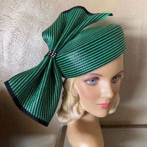 BEWITCHING 1960-70s' GREEN/BLACK STRIPED STRAW HAT WITH LARGE BOW/RHINESTONES